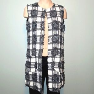 🅱️🅾️G🅾️ Black and white plaid fringe edge vest